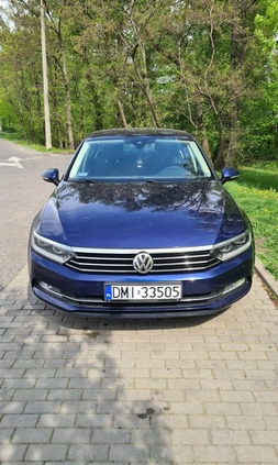 Volkswagen Passat cena 80000 przebieg: 181000, rok produkcji 2017 z Warszawa małe 106